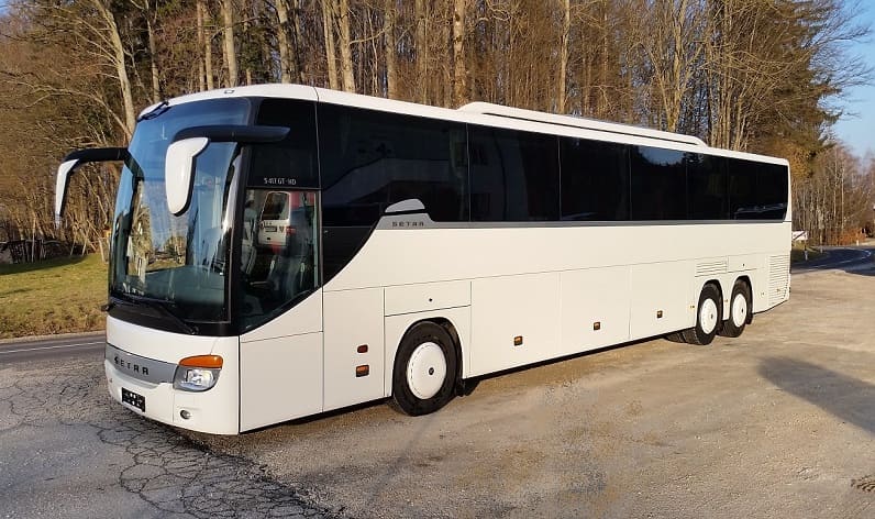 Auvergne-Rhône-Alpes: Buses hire in Privas in Privas and France