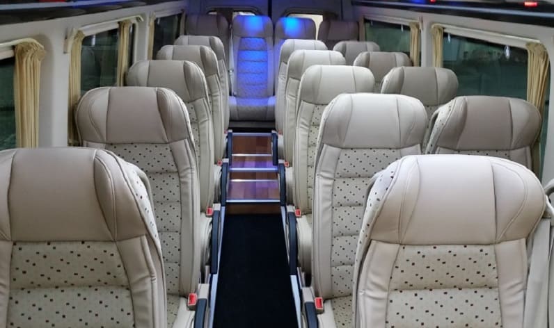 France: Coach company in Auvergne-Rhône-Alpes in Auvergne-Rhône-Alpes and Privas